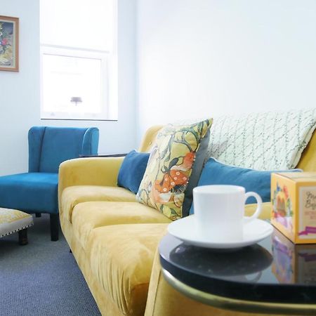 One Bedroom Luxury Ground Floor Apartment With Parking In Heart Holt Holt  Eksteriør bilde