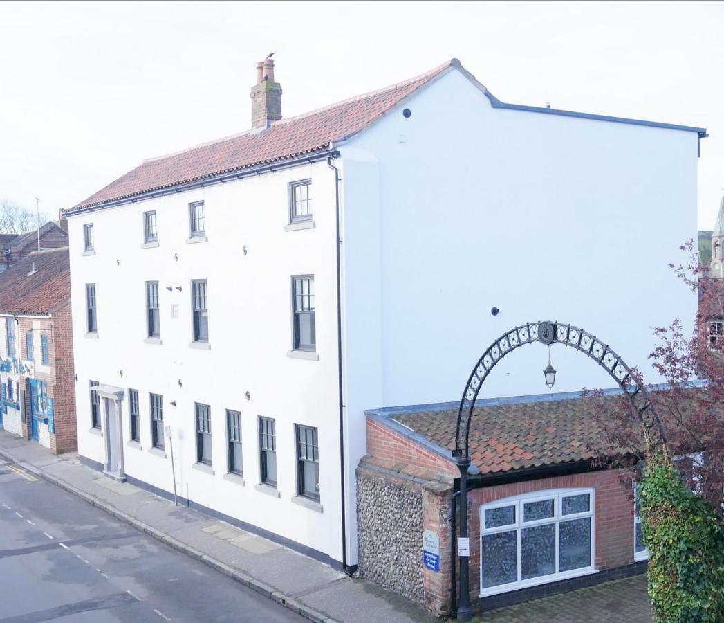 One Bedroom Luxury Ground Floor Apartment With Parking In Heart Holt Holt  Eksteriør bilde