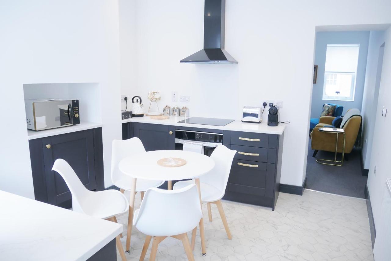 One Bedroom Luxury Ground Floor Apartment With Parking In Heart Holt Holt  Eksteriør bilde