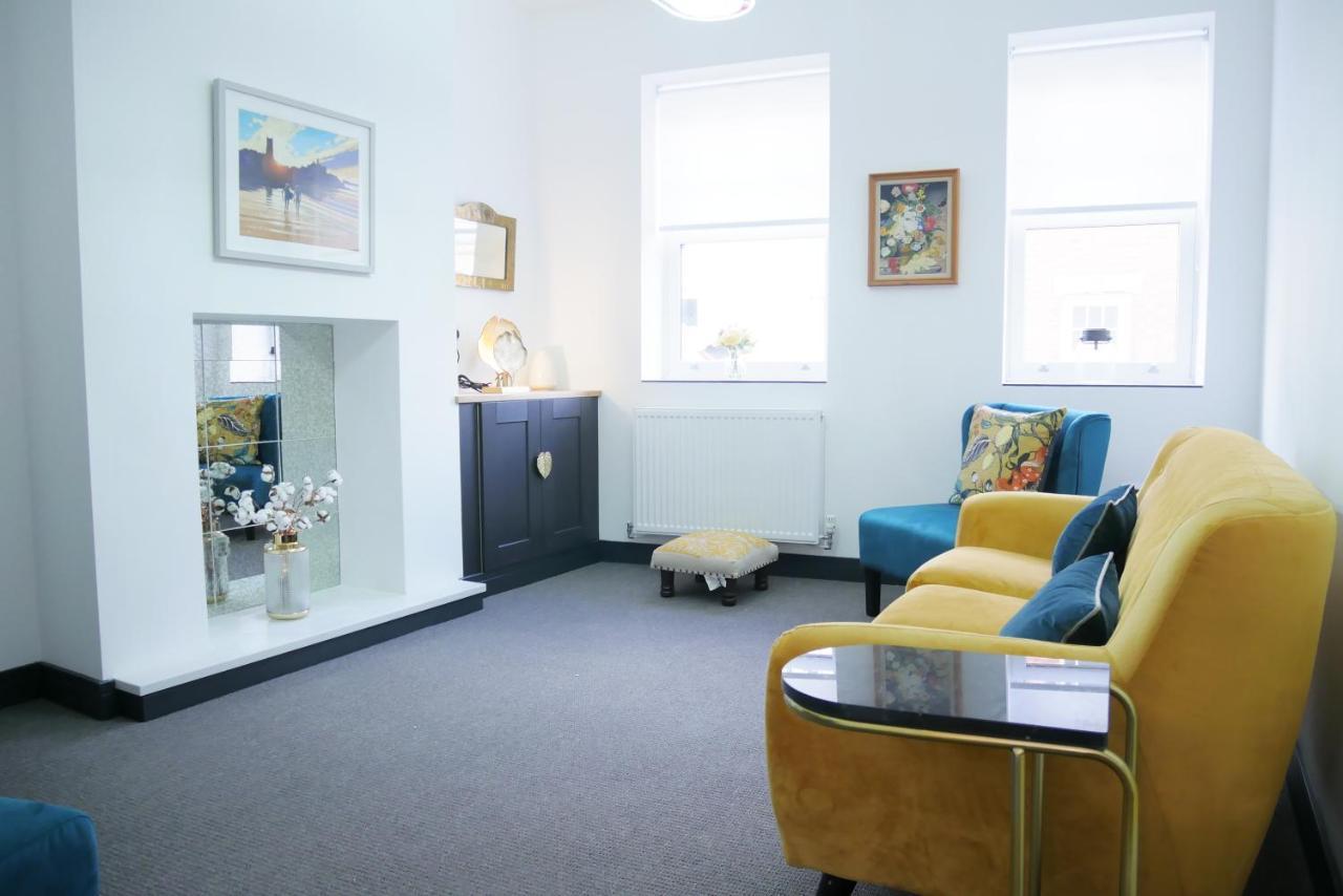 One Bedroom Luxury Ground Floor Apartment With Parking In Heart Holt Holt  Eksteriør bilde