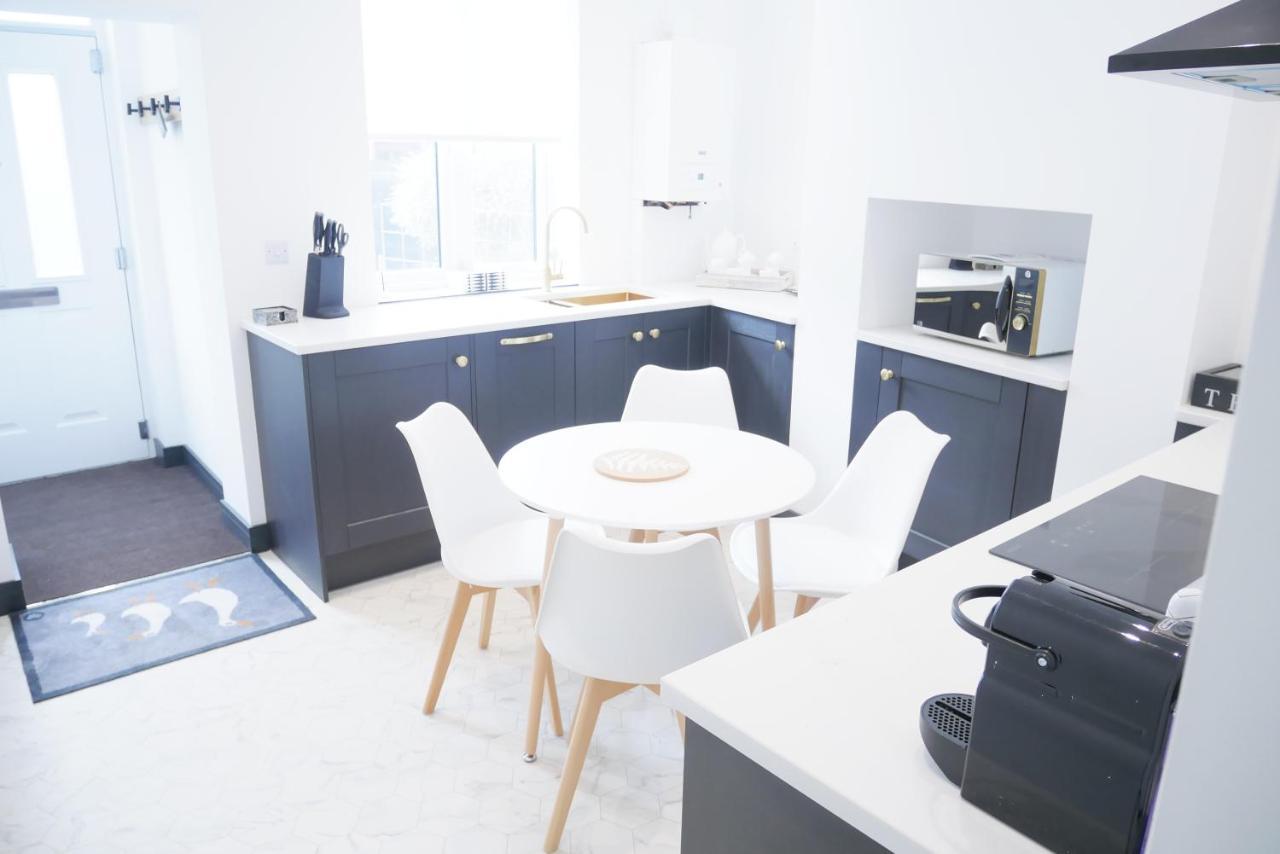One Bedroom Luxury Ground Floor Apartment With Parking In Heart Holt Holt  Eksteriør bilde