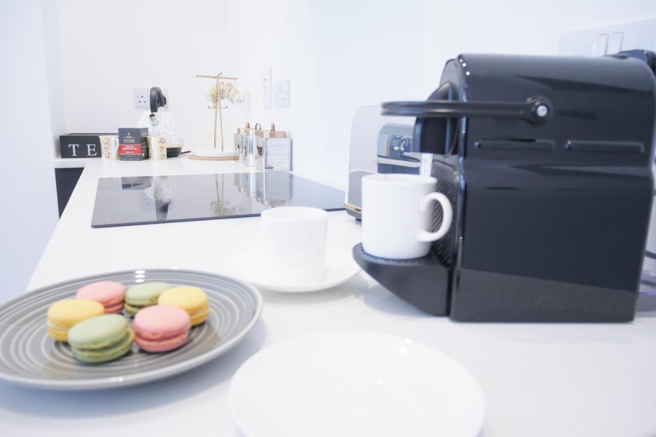 One Bedroom Luxury Ground Floor Apartment With Parking In Heart Holt Holt  Eksteriør bilde