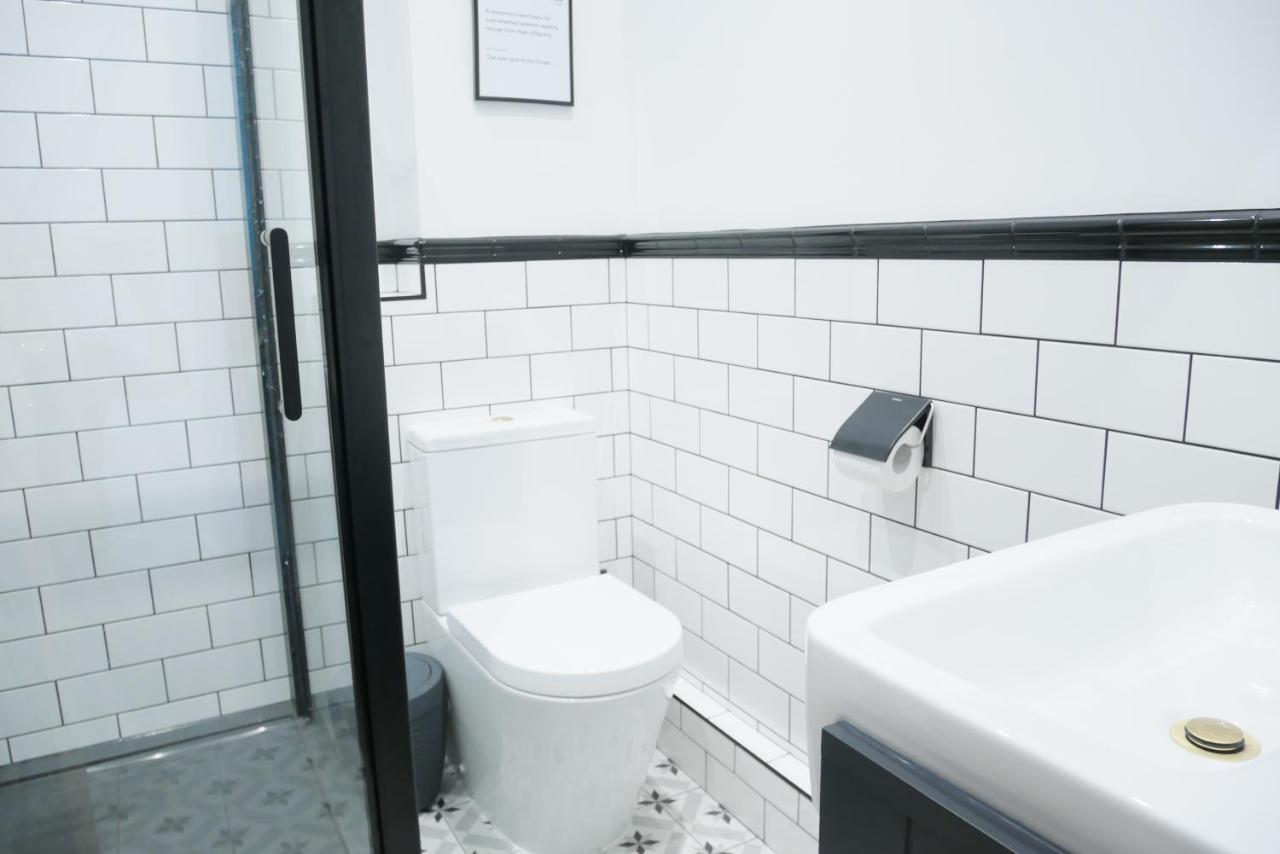 One Bedroom Luxury Ground Floor Apartment With Parking In Heart Holt Holt  Eksteriør bilde